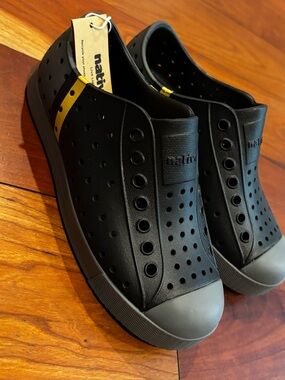 Native Kids Black Jefferson Slip-On Shoes